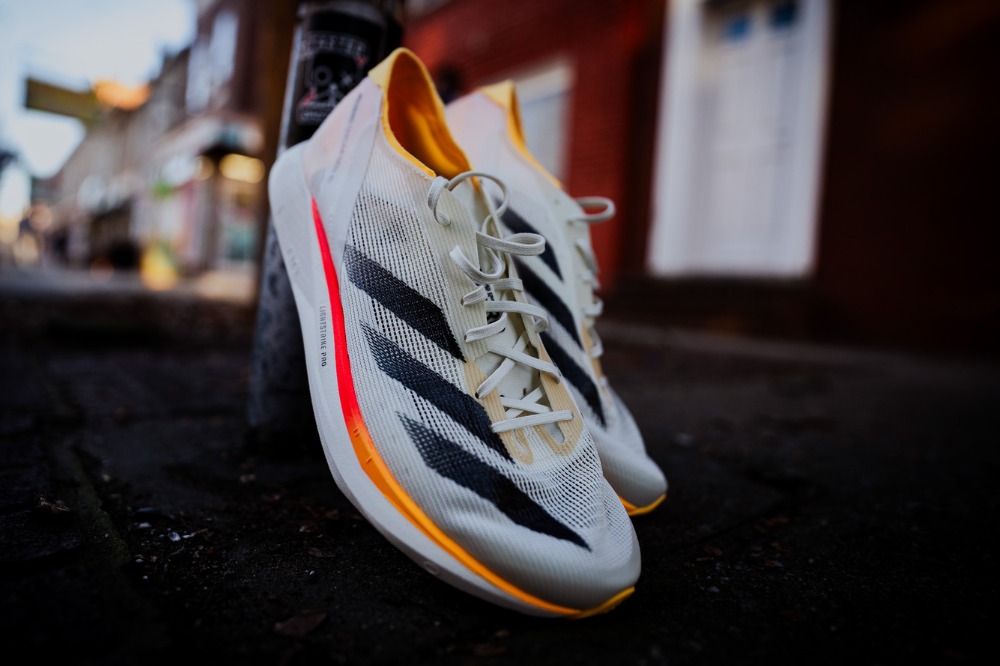Adidas Takumi Sen 10 - against a pole