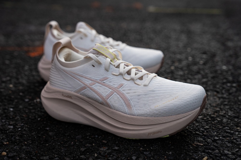 asics gel-nimbus 27 - women pavement