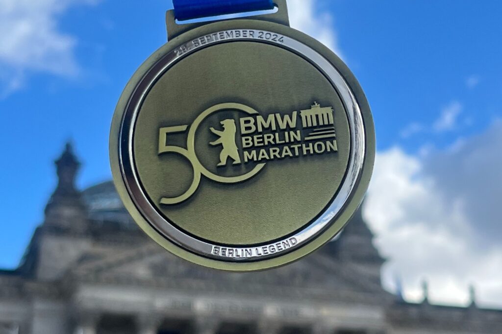berlin marathon medal reichstag