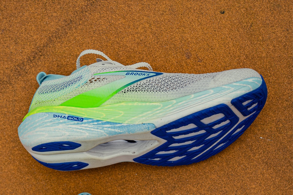 brooks hyperion elite 4 pb - on the side