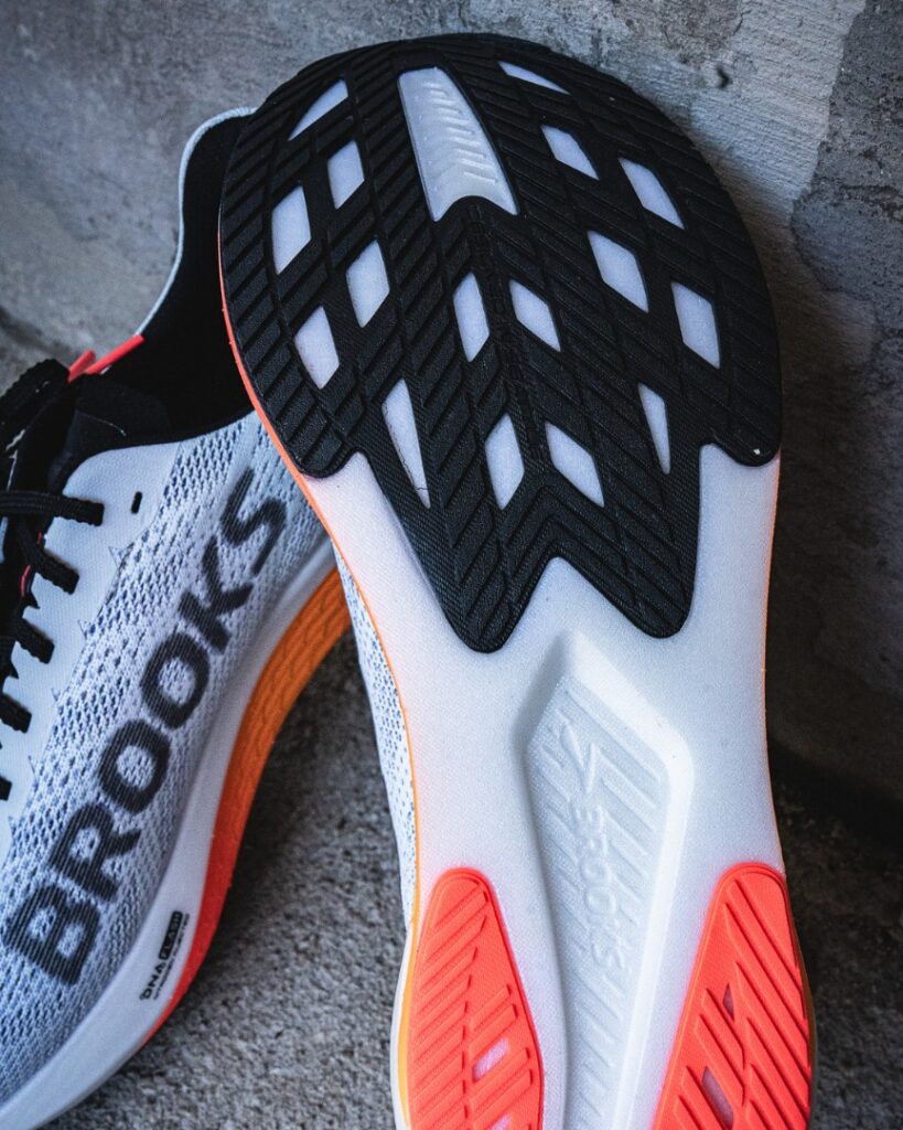 brooks hyperion - rubber outsole