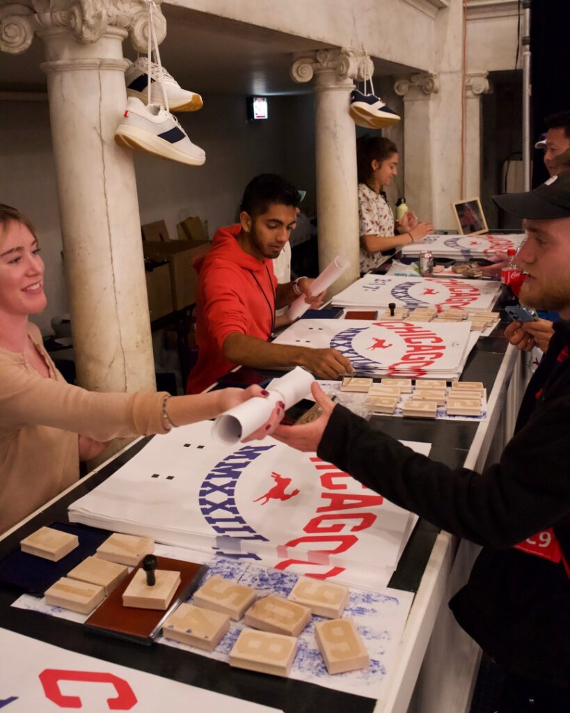 tracksmith pop-up at chicago marathon