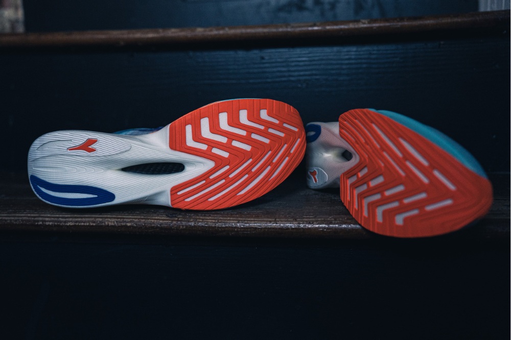 diadora gara carbon 2 - outsole steps