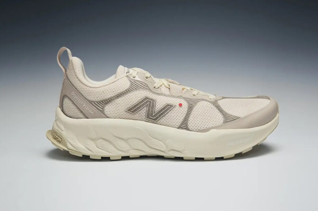 district vision x new balance hierro - feature