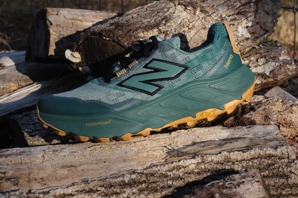 new balance hierro v9 - feature