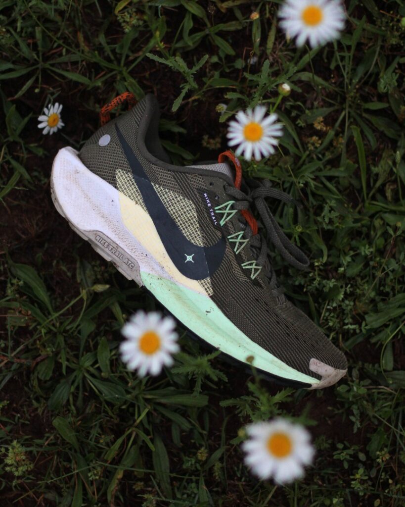 nike peg trail 5 - vertical - flowers