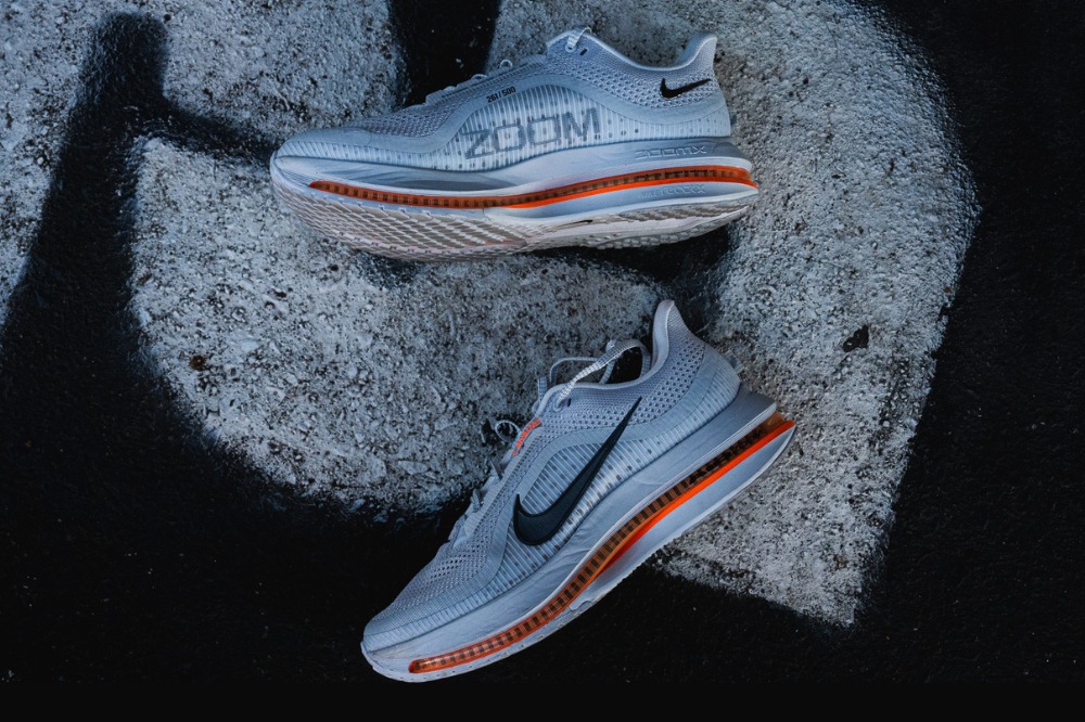 nike pegasus premium - both sides