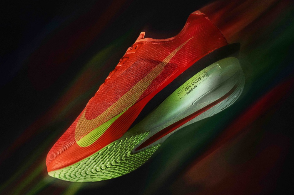nike vaporfly 4 - red volt moving