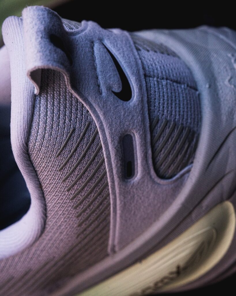 nike vomero 18 - heel tab