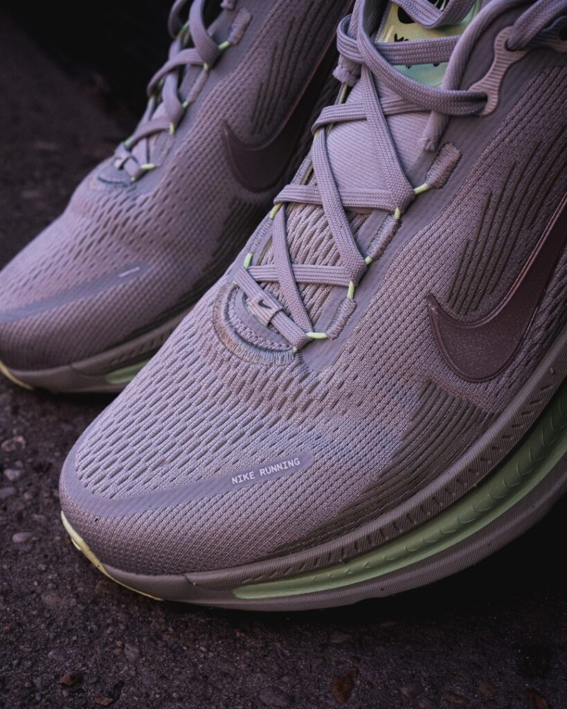 nike vomero 18 - toe lateral