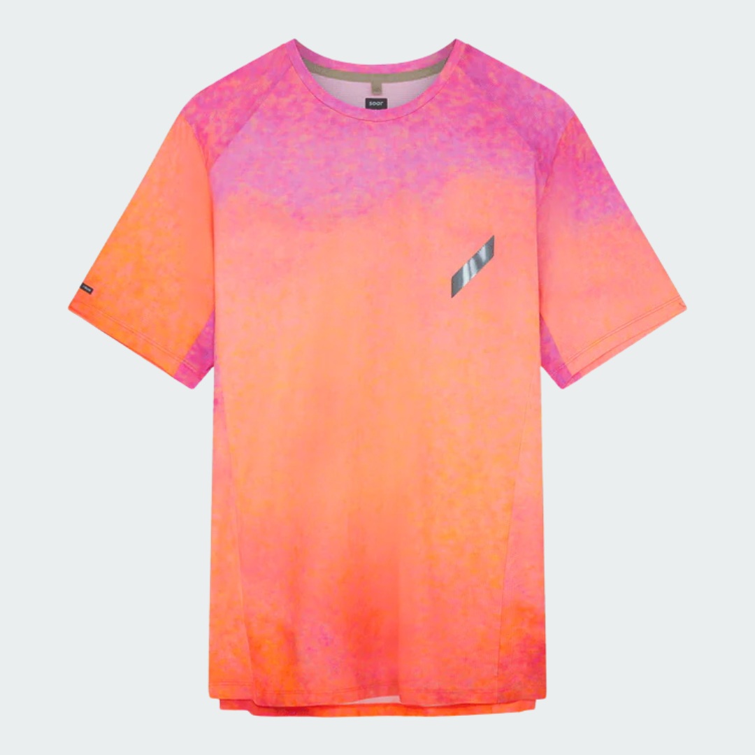soar running tee