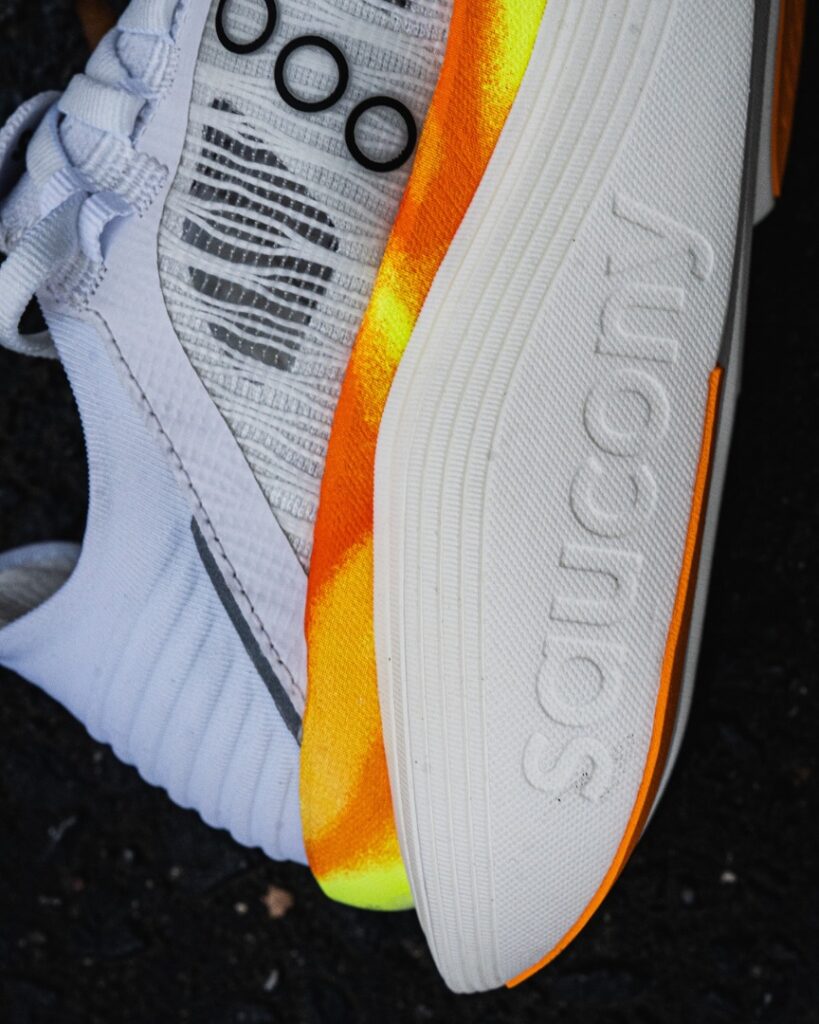 saucony endorphin elite 2 - midsole lettering