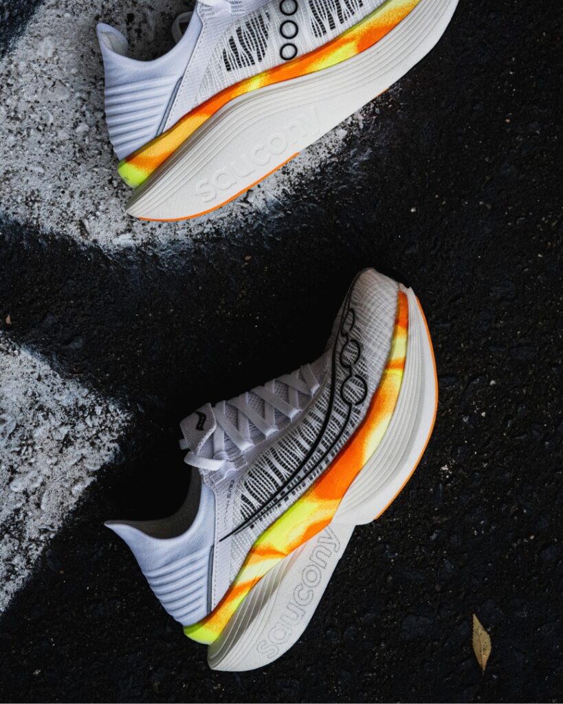 saucony endorphin elite 2 - sidewalk vertical