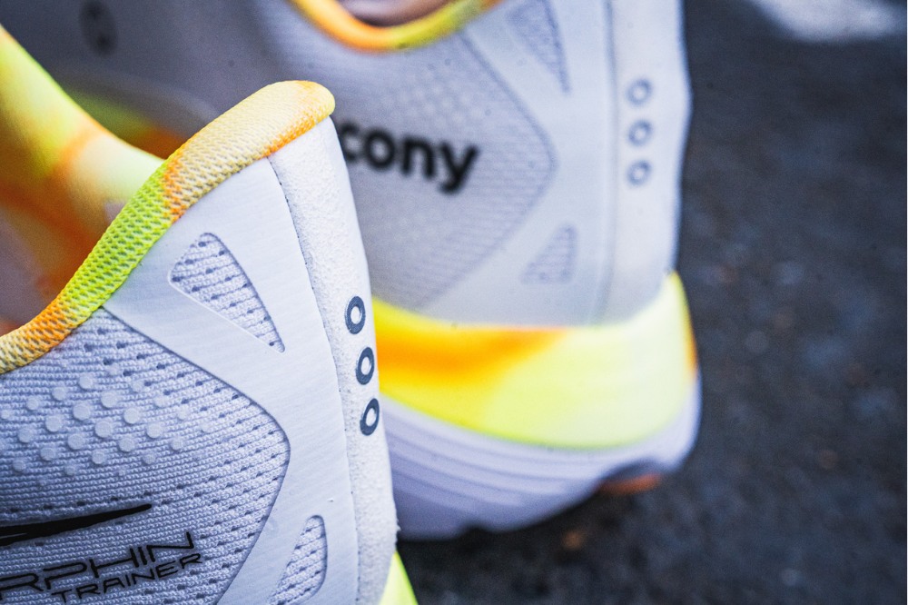 saucony endorphin trainer - heel dots