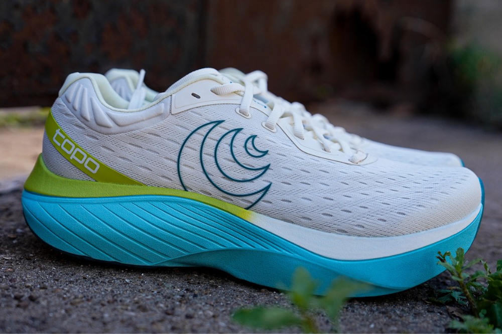 topo athletic atmos - side view