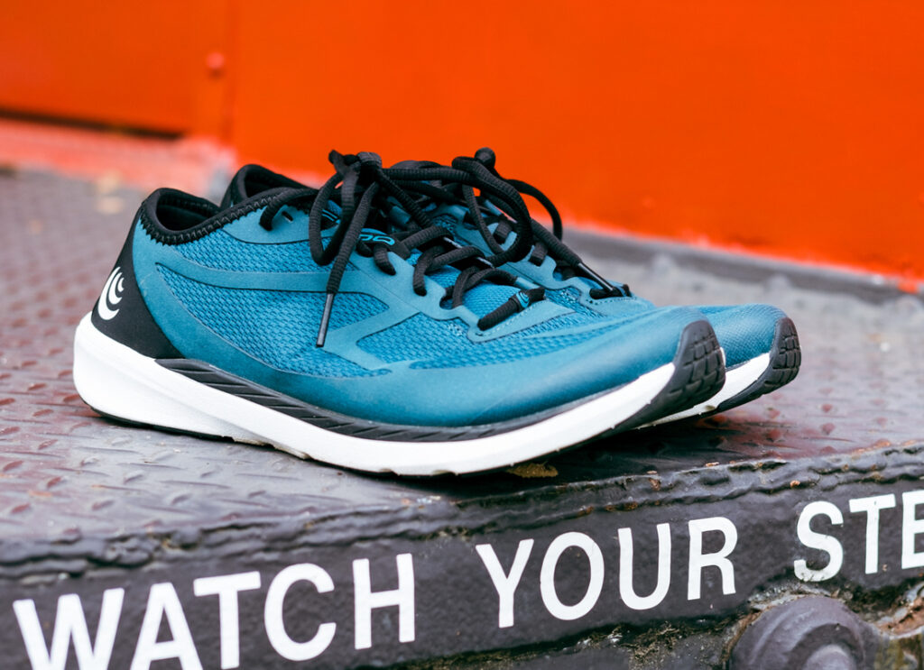 topo athletic st-4