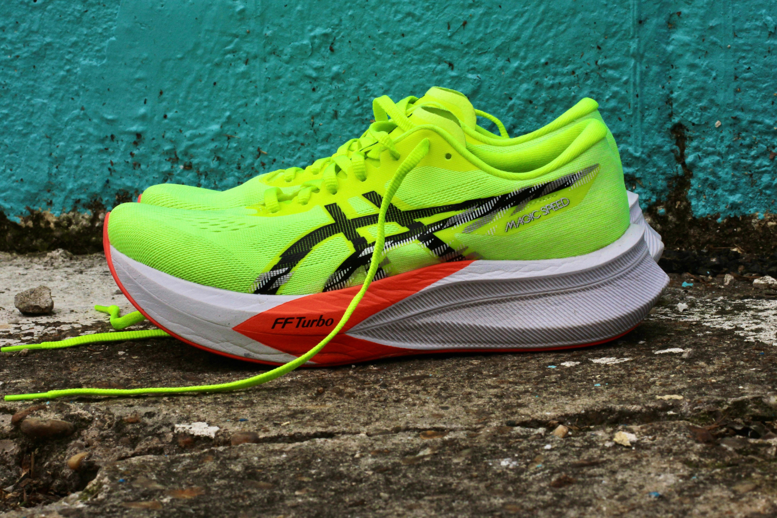 asics magic speed 4 - against wall