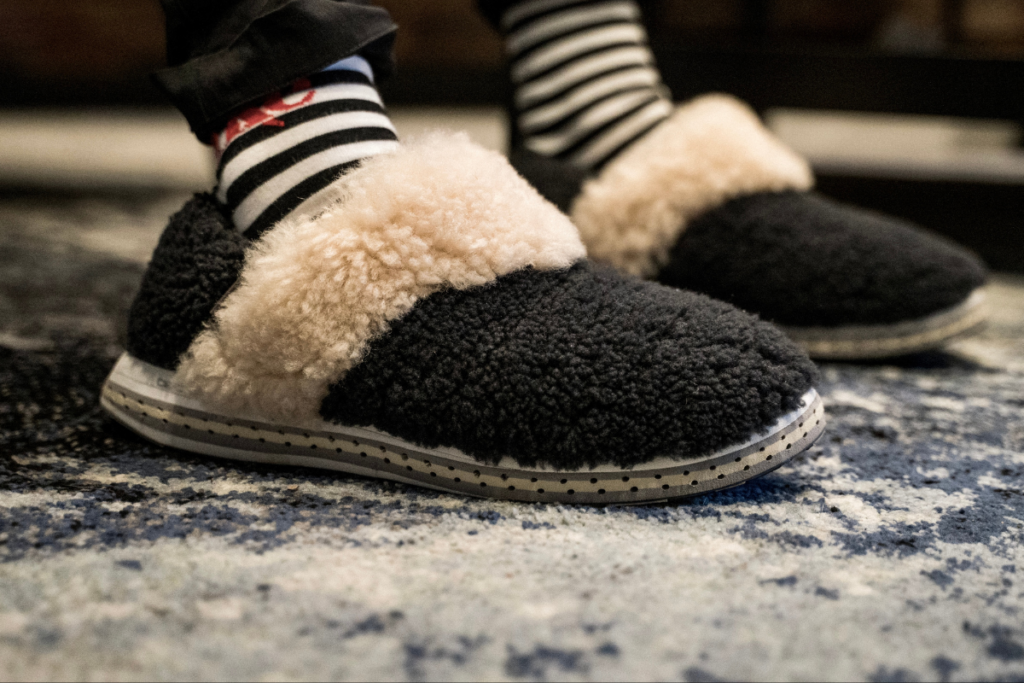 deckers x lab winter 2022 slipper